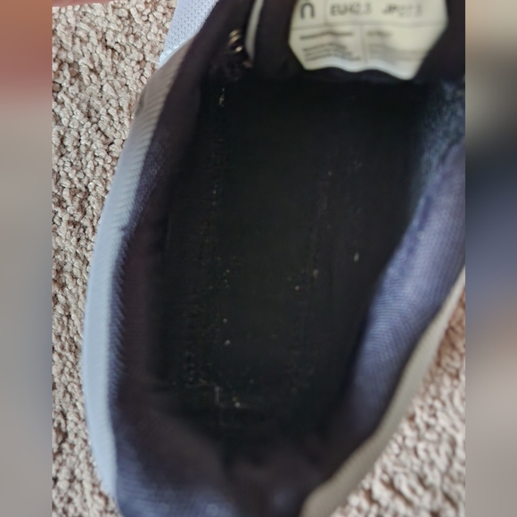 ON Running Cloud 5 Waterproof Shoes Glacier/White Womens 10.5 EUC - Picture 10 of 16